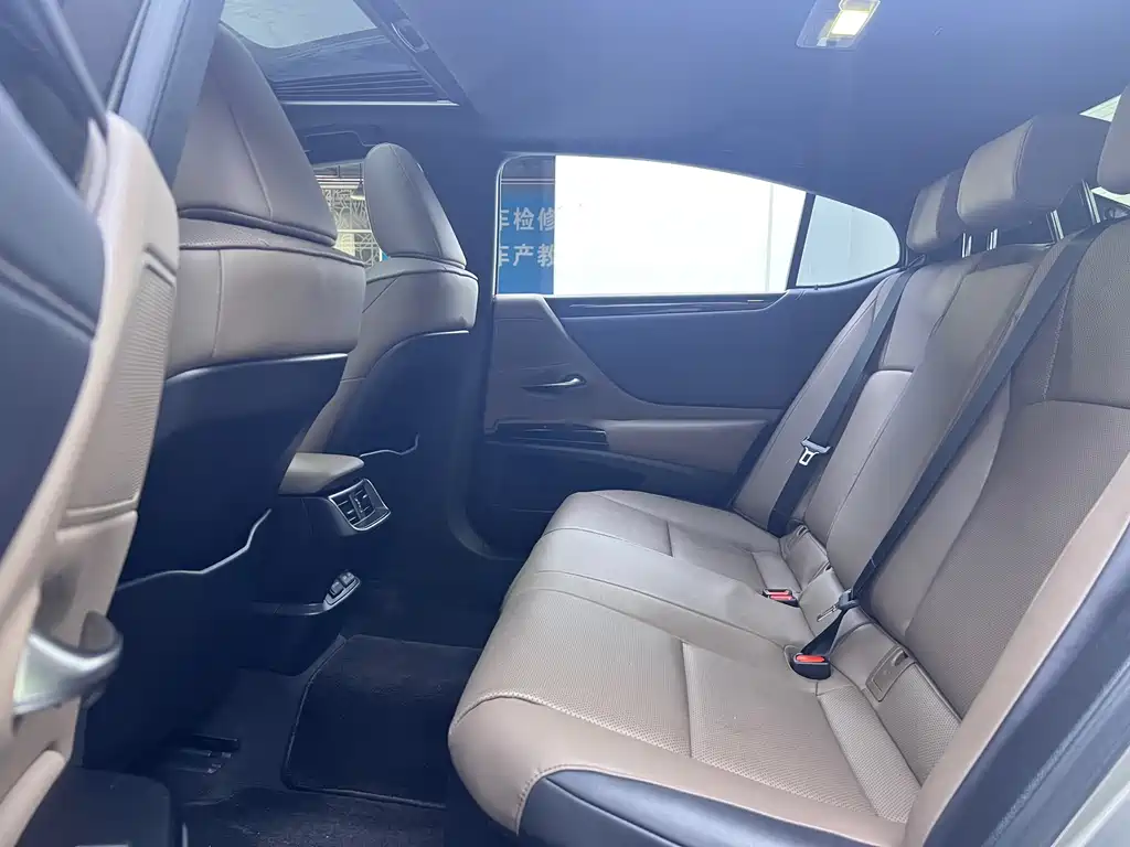 Lexus Lexus ES 2022 300h Excellence Edition 2023 - thumbnail 10