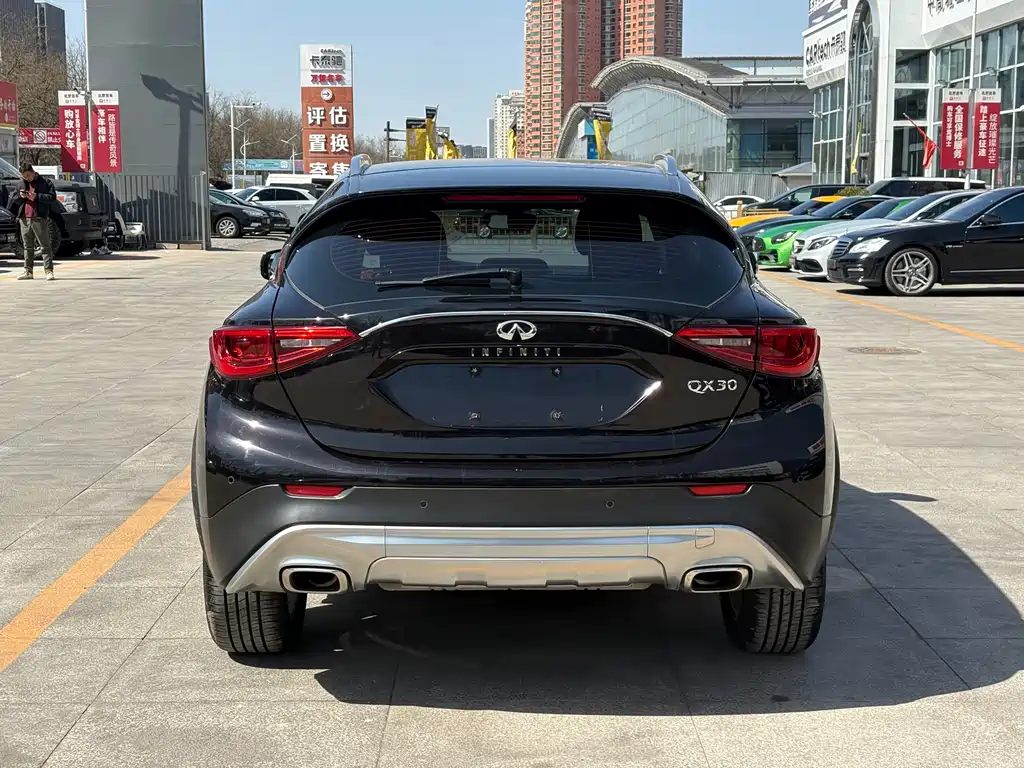 Infiniti Infiniti QX30 2017 1.6T FWD Fashion Edition 2017 - thumbnail 6