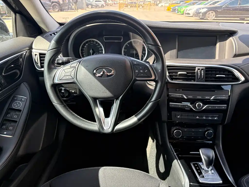 Infiniti Infiniti QX30 2017 1.6T FWD Fashion Edition 2017 - thumbnail 12