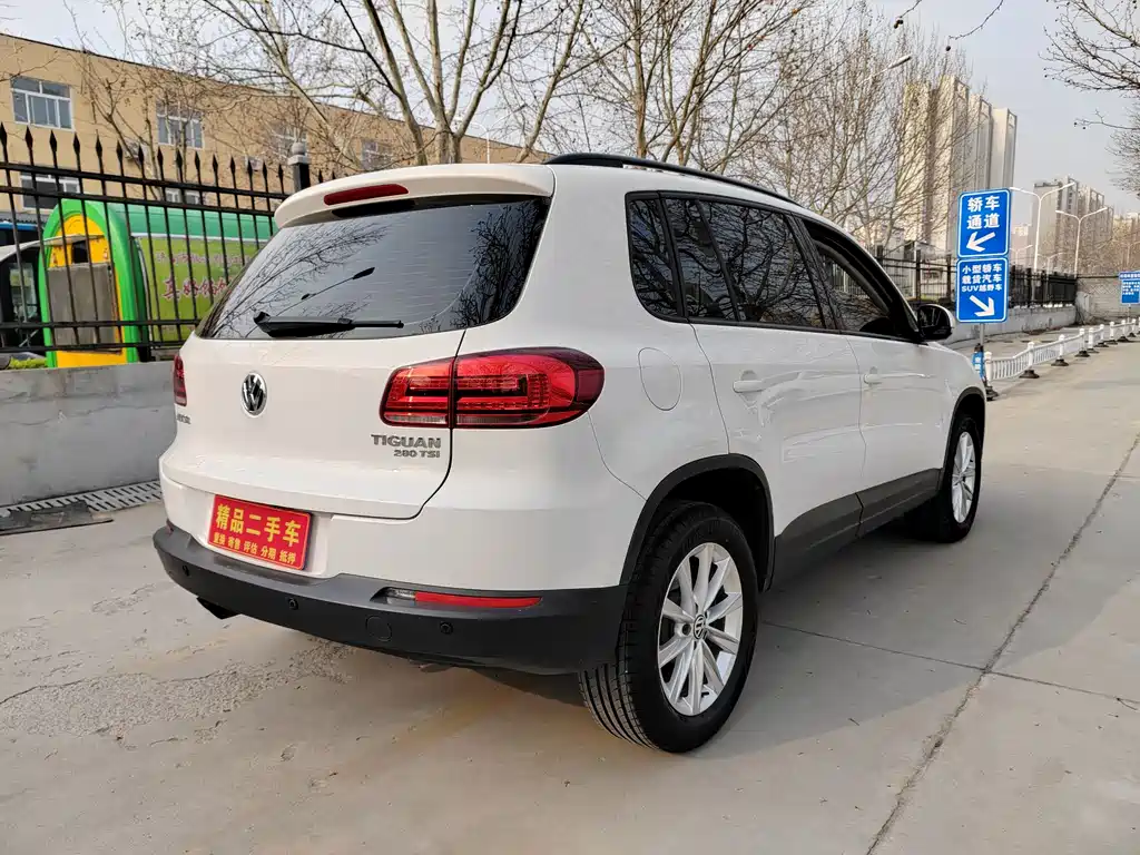 Volkswagen Tiguan 2016 280TSI Automatic 2WD Silk Road Style Edition 2018 - thumbnail 4