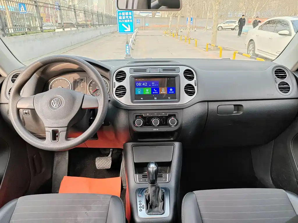 Volkswagen Tiguan 2016 280TSI Automatic 2WD Silk Road Style Edition 2018 - thumbnail 8