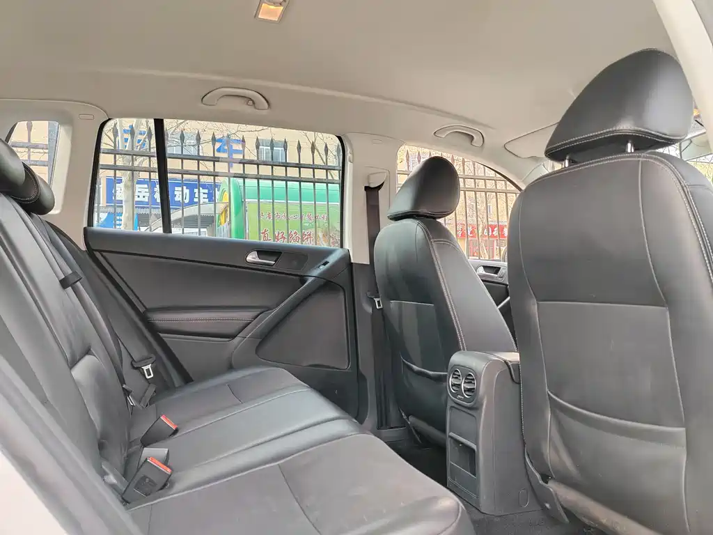Volkswagen Tiguan 2016 280TSI Automatic 2WD Silk Road Style Edition 2018 - thumbnail 9