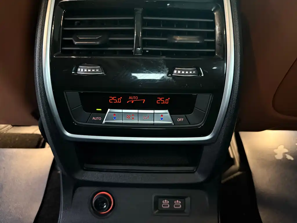 BMW BMW X7 2023 xDrive40i M Sport Package Premium Plus 2024 - thumbnail 11