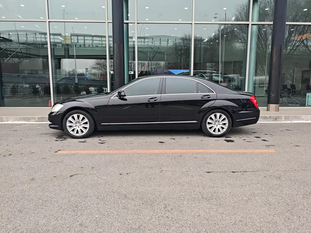 Mercedes-Benz Mercedes-Benz S-Class 2010 S 300 L Luxury Edition 2010 - thumbnail 2
