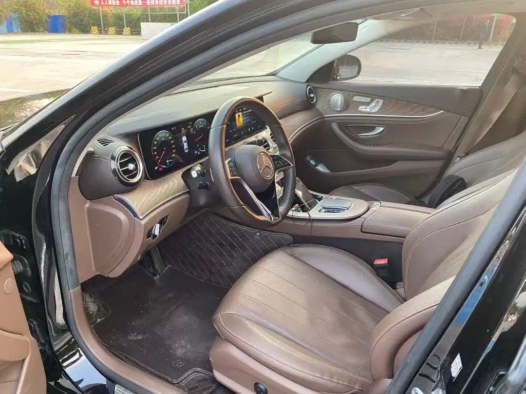 Mercedes-Benz Mercedes-Benz E-Class 2023 Facelift E 300 L Luxury 2023 - thumbnail 2