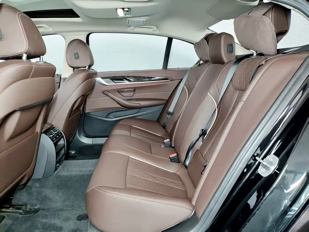 BMW BMW 5 Series 2022 525Li Luxury Package 2024 - thumbnail 7