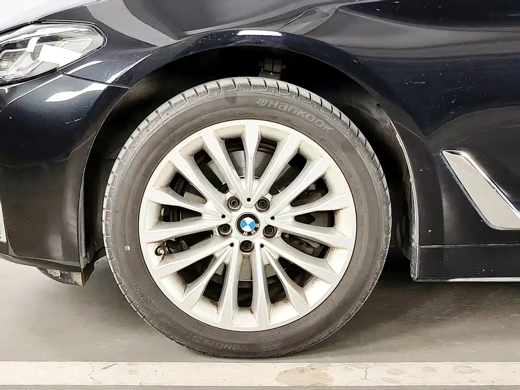BMW BMW 5 Series 2022 525Li Luxury Package 2024 - thumbnail 9