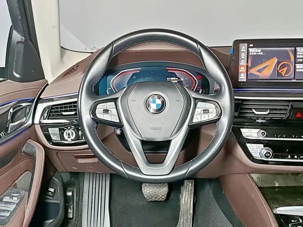 BMW BMW 5 Series 2022 525Li Luxury Package 2024 - thumbnail 11