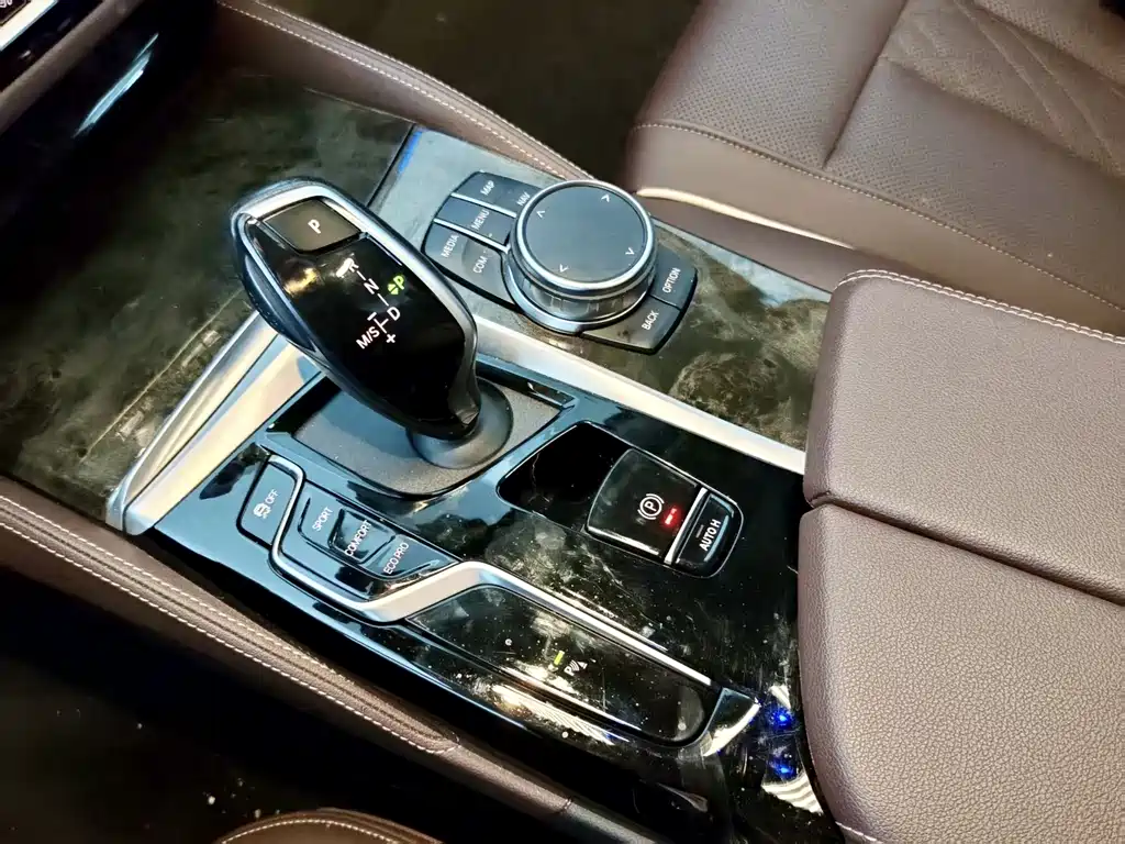 BMW BMW 5 Series 2022 525Li Luxury Package 2024 - thumbnail 12