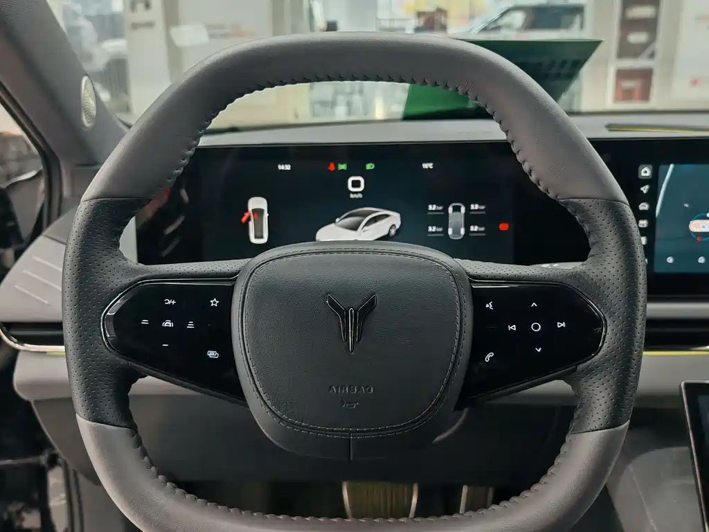 Lantu Automobile Lantu Zhui Guang 2024 PHEV AWD Ultra Long Range Flagship Edition 2023 - thumbnail 9