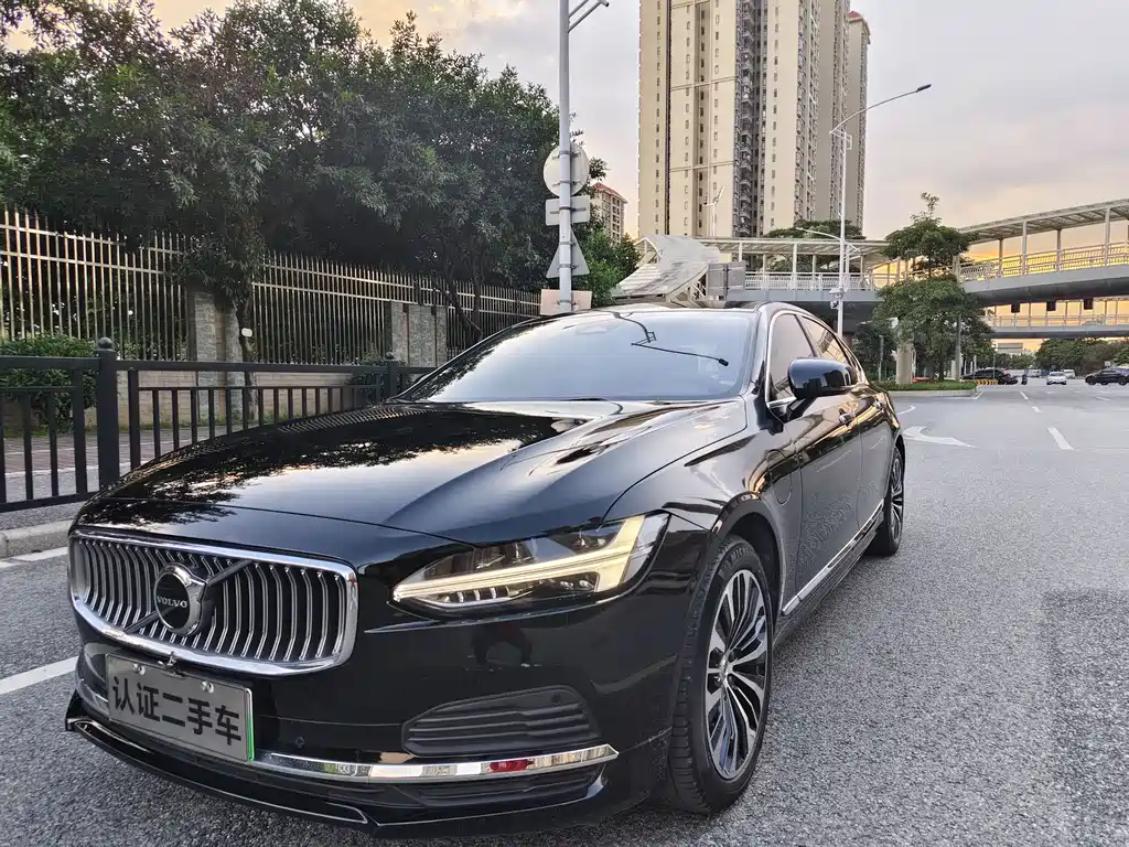 Volvo Volvo S90 Plug-in Hybrid 2023 T8 Plug-in Hybrid AWD Long Range Comfort Luxury Edition 2023