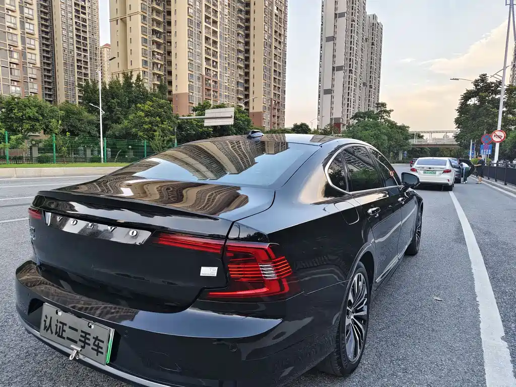 Volvo Volvo S90 Plug-in Hybrid 2023 T8 Plug-in Hybrid AWD Long Range Comfort Luxury Edition 2023 - thumbnail 4