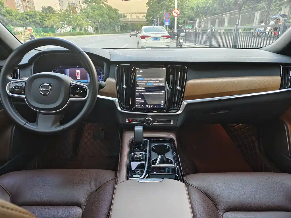 Volvo Volvo S90 Plug-in Hybrid 2023 T8 Plug-in Hybrid AWD Long Range Comfort Luxury Edition 2023 - thumbnail 8