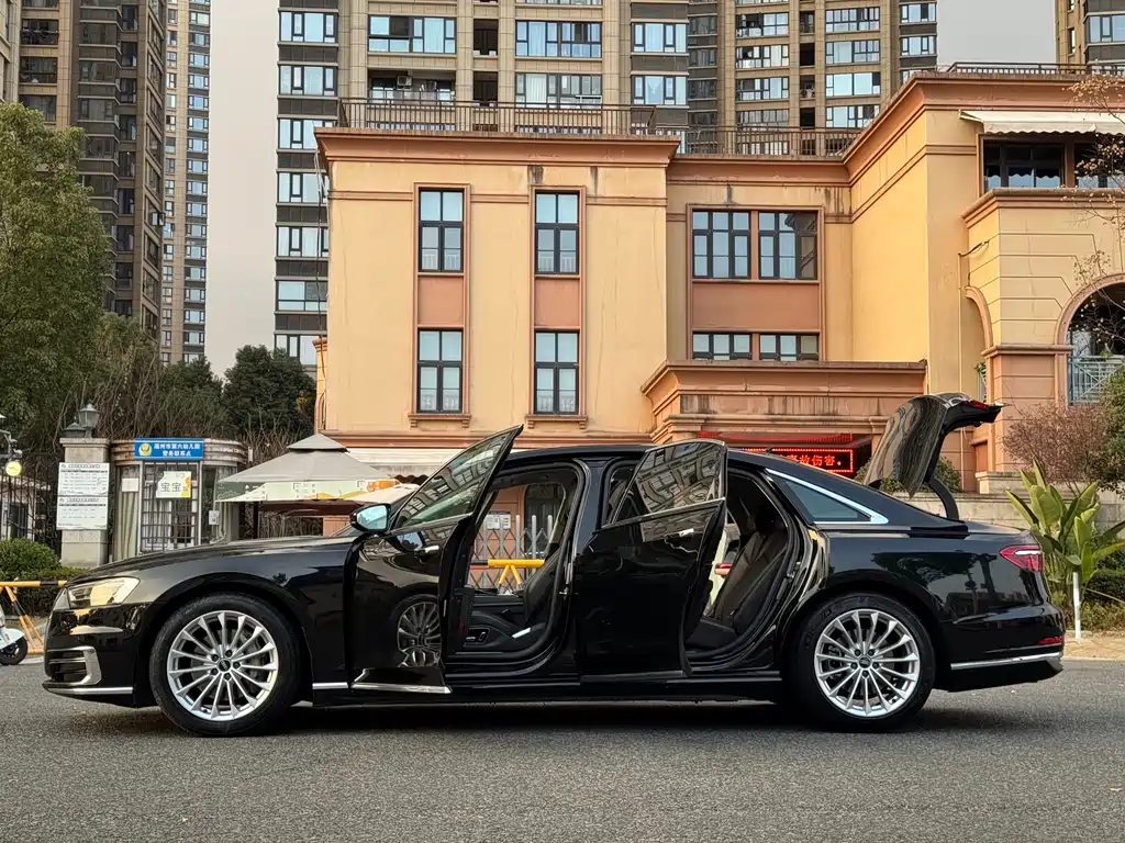 Audi Audi A8 2022 A8L 50 TFSI quattro Comfort Edition 2022 - thumbnail 17
