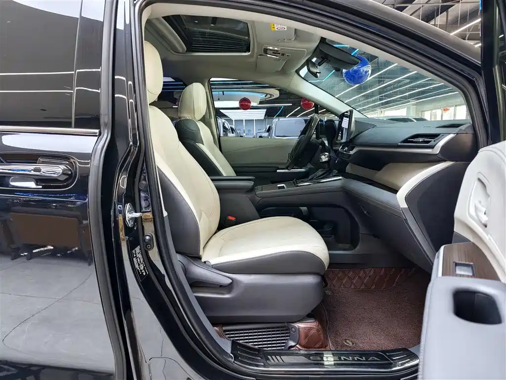 Toyota Toyota Sienna 2023 2.5L Hybrid Comfort Edition 2024 - thumbnail 7