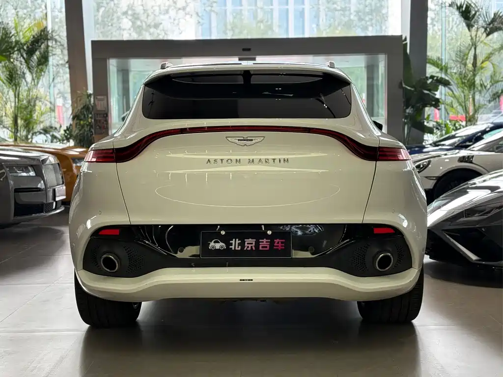 Aston Martin Aston Martin DBX 2023 3.0T Straight-Six 2022 - thumbnail 4