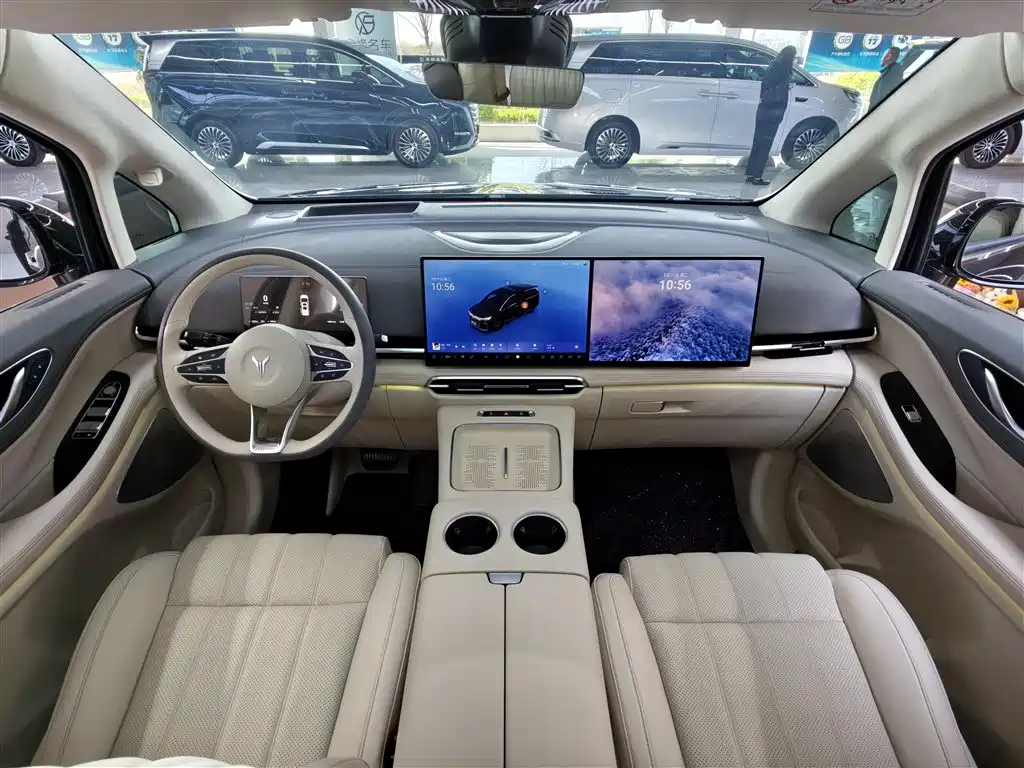 Lantu Automobile Lantu Dreamer 2025 PHEV AWD Flagship Kunpeng Edition 2026 - thumbnail 6