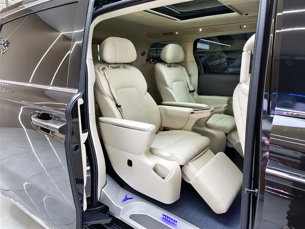 Lantu Automobile Lantu Dreamer 2025 PHEV AWD Flagship Kunpeng Edition 2026 - thumbnail 9