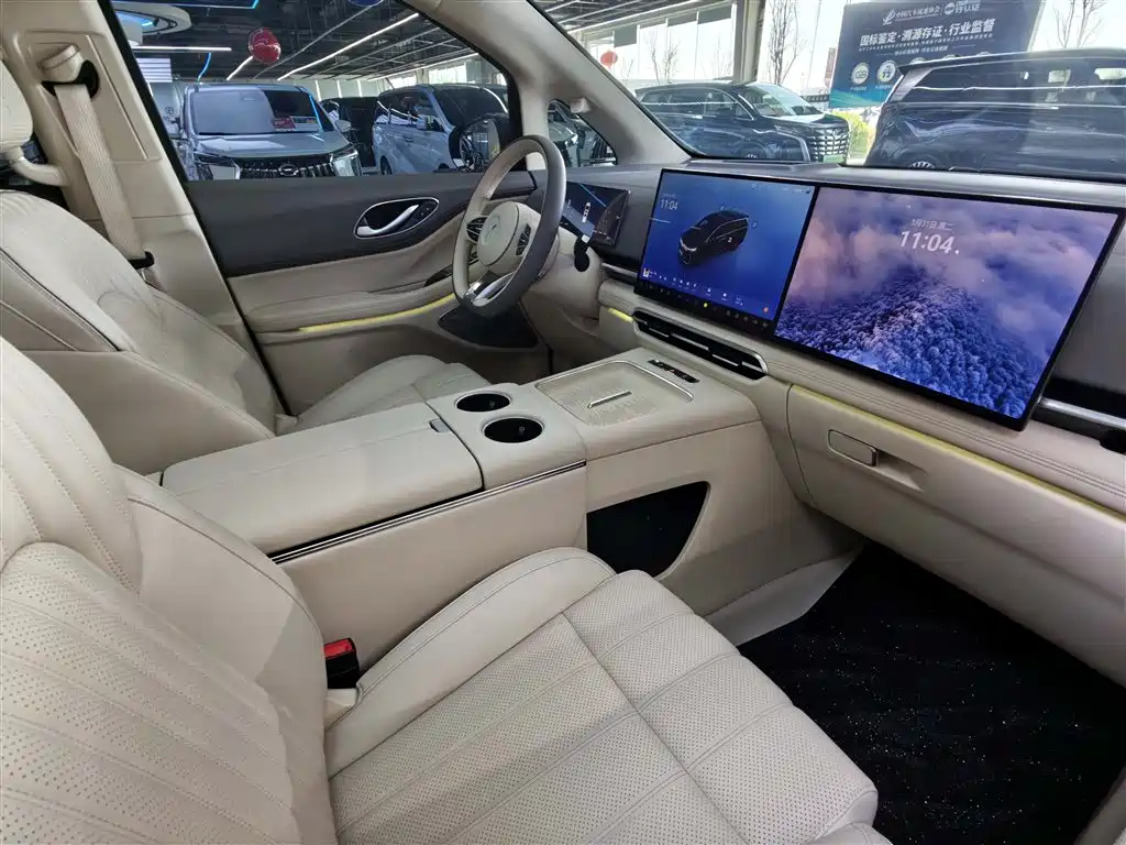Lantu Automobile Lantu Dreamer 2025 PHEV AWD Flagship Kunpeng Edition 2026 - thumbnail 12