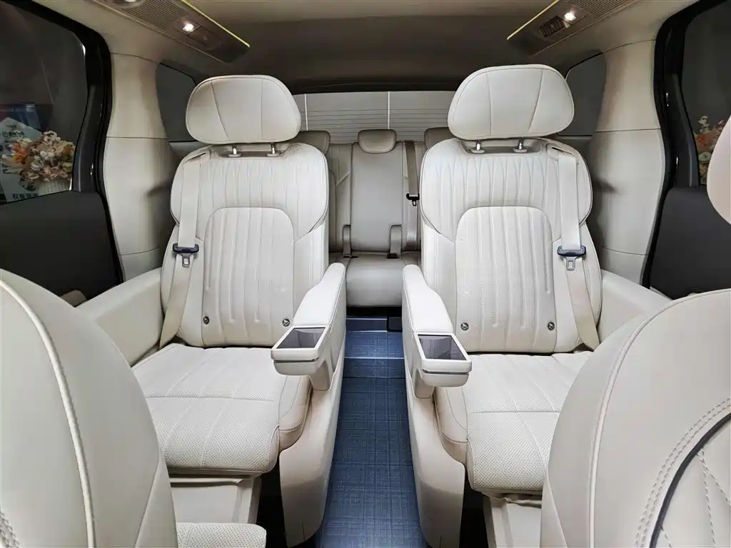 Lantu Automobile Lantu Dreamer 2025 PHEV AWD Flagship Kunpeng Edition 2026 - thumbnail 18
