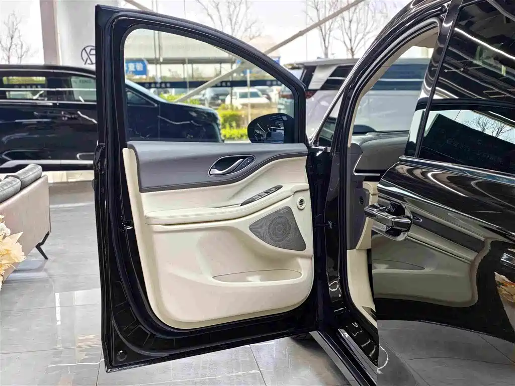 Lantu Automobile Lantu Dreamer 2025 PHEV AWD Flagship Kunpeng Edition 2026 - thumbnail 20