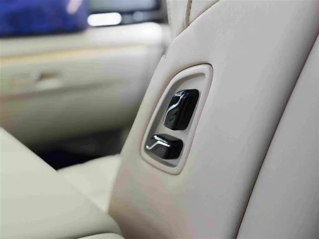 Lantu Automobile Lantu Dreamer 2025 PHEV AWD Flagship Kunpeng Edition 2026 - thumbnail 27