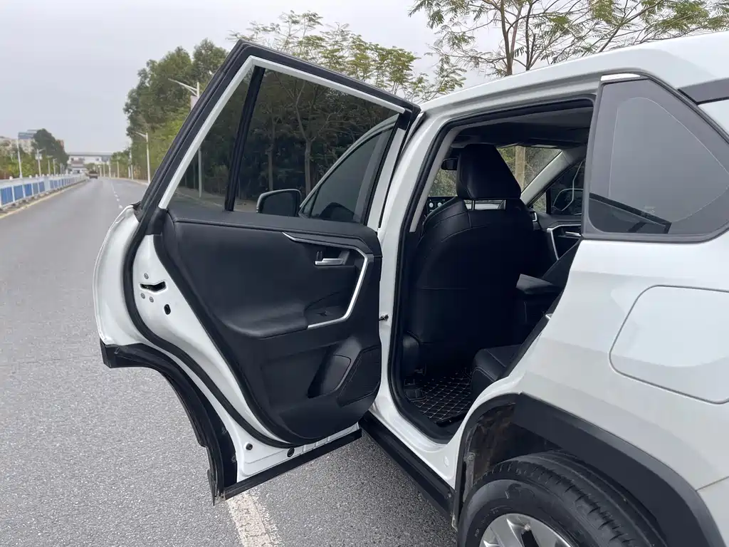 Toyota Venza 2023 2.0L CVT FWD City Edition 2023 - thumbnail 29