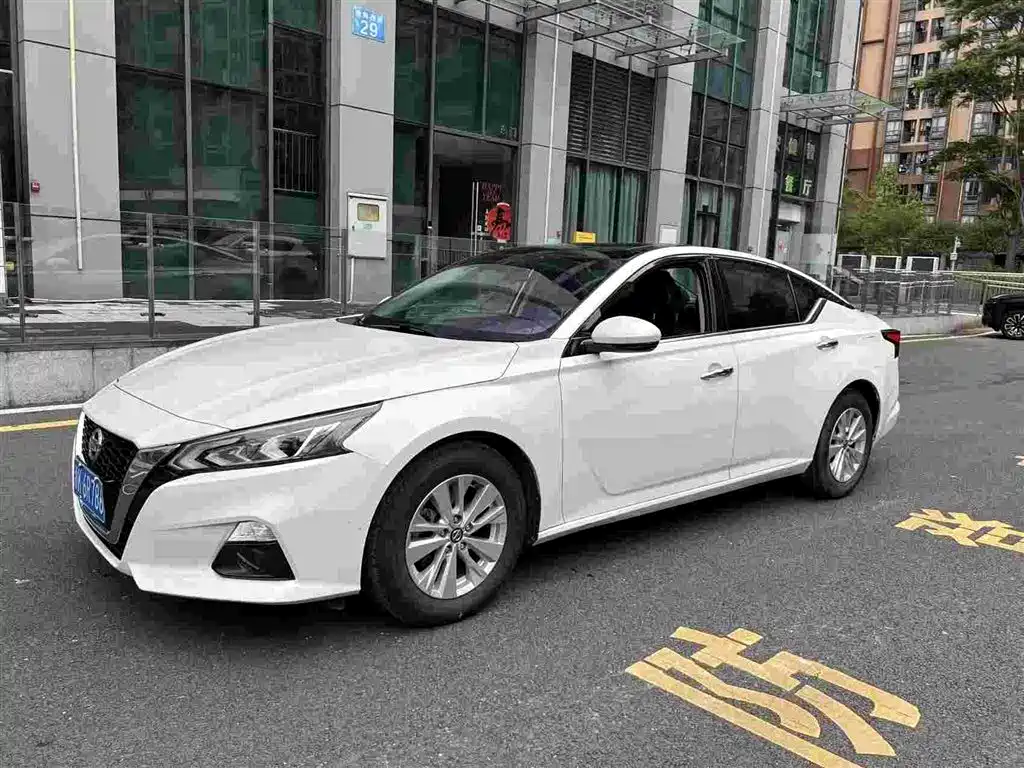 Nissan Nissan Teana 2020 Model Year Facelift 2.0L XL Comfort Edition 2020 - thumbnail 2