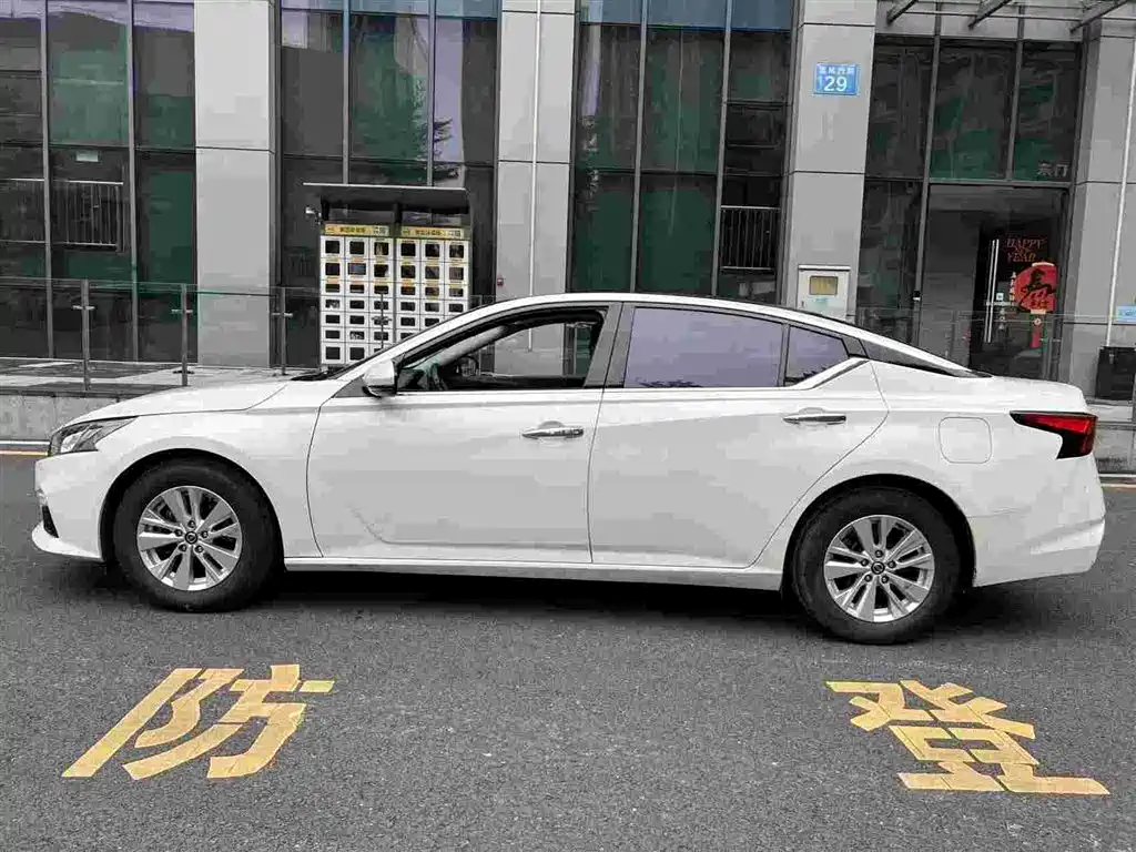 Nissan Nissan Teana 2020 Model Year Facelift 2.0L XL Comfort Edition 2020 - thumbnail 3