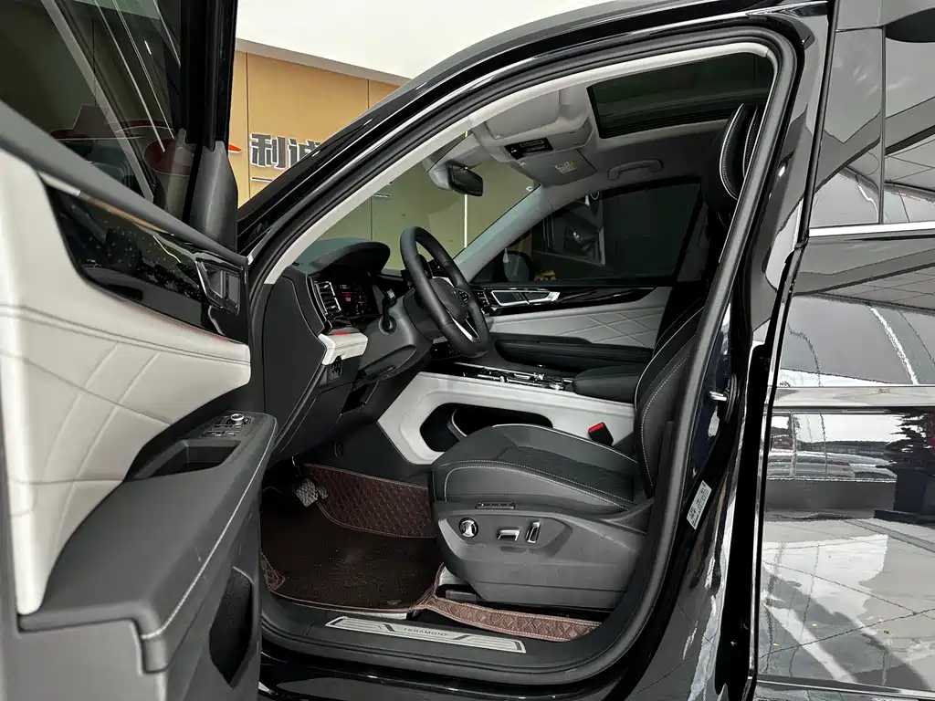 Volkswagen Teramont 2024 380TSI AWD Dragon Edition 2024 - thumbnail 11