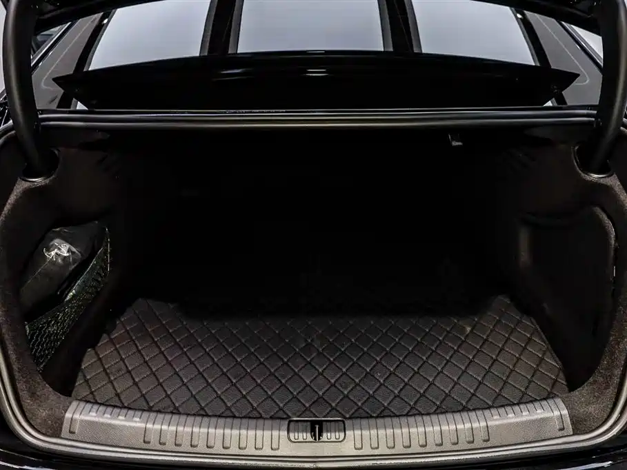 Audi Audi A6L 2024 55 TFSI quattro Premium Dynamic Model 2025 - thumbnail 6