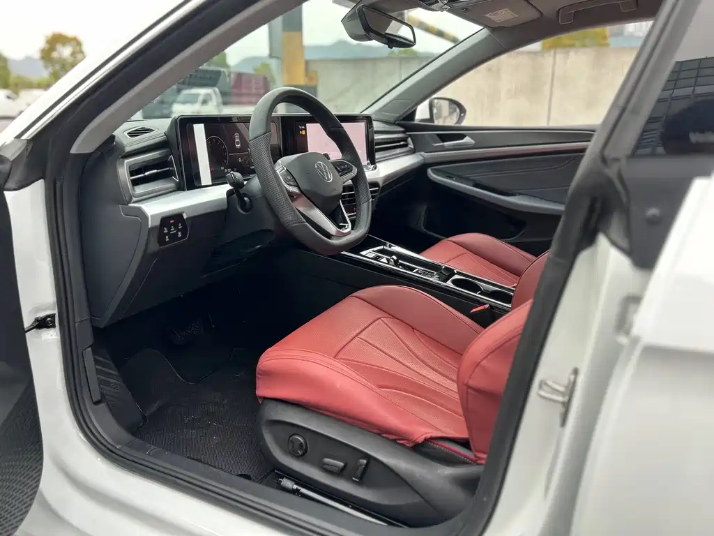 Volkswagen Lamando 2025 Lamando L 280TSI DSG Cool Spice Edition 2025 - thumbnail 4