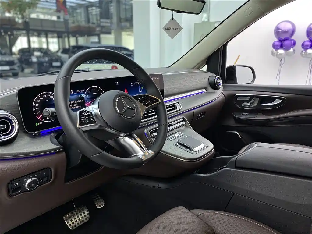 Mercedes-Benz Mercedes-Benz V-Class 2024 V 300 L Long Wheelbase Luxury Edition 2025 - thumbnail 6
