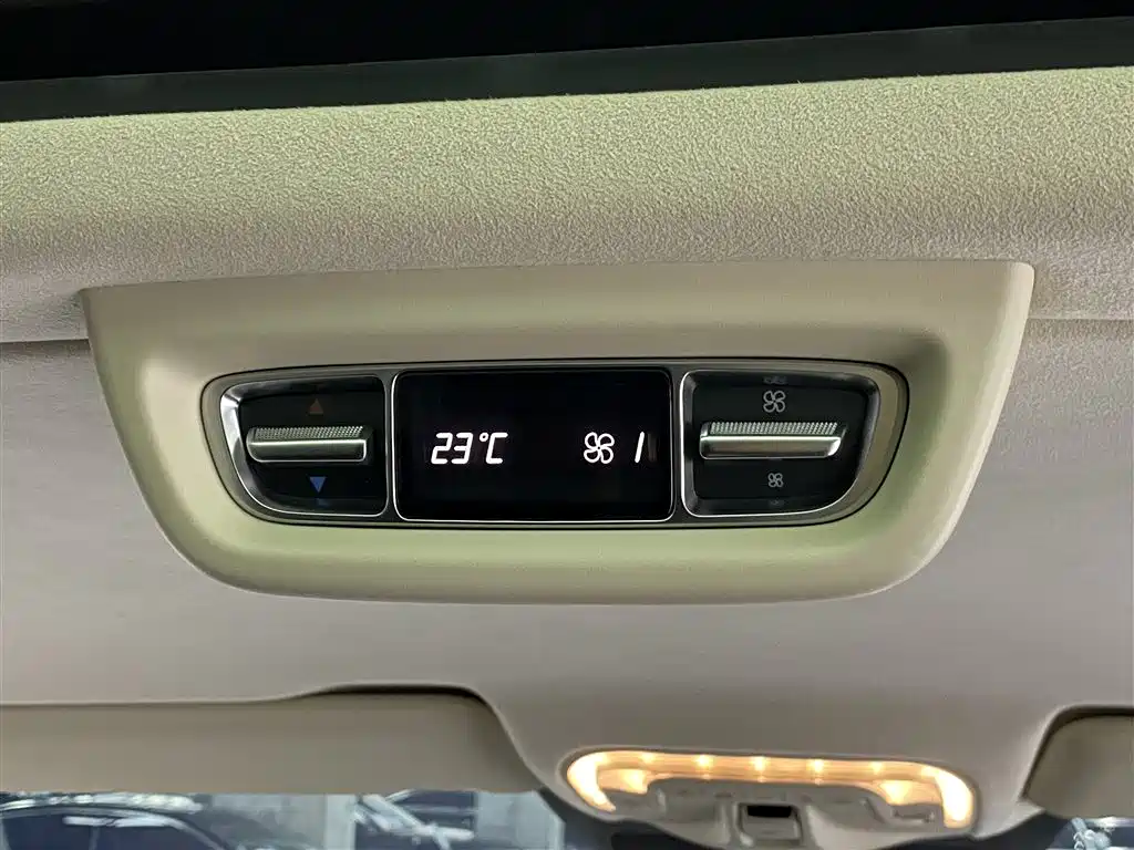 Mercedes-Benz Mercedes-Benz V-Class 2024 V 300 L Long Wheelbase Luxury Edition 2025 - thumbnail 24