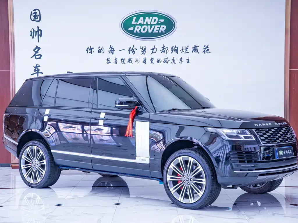 Land Rover Range Rover 2022 3.0 L6 400PS Vogue Long Classic Edition 2022 - thumbnail 3
