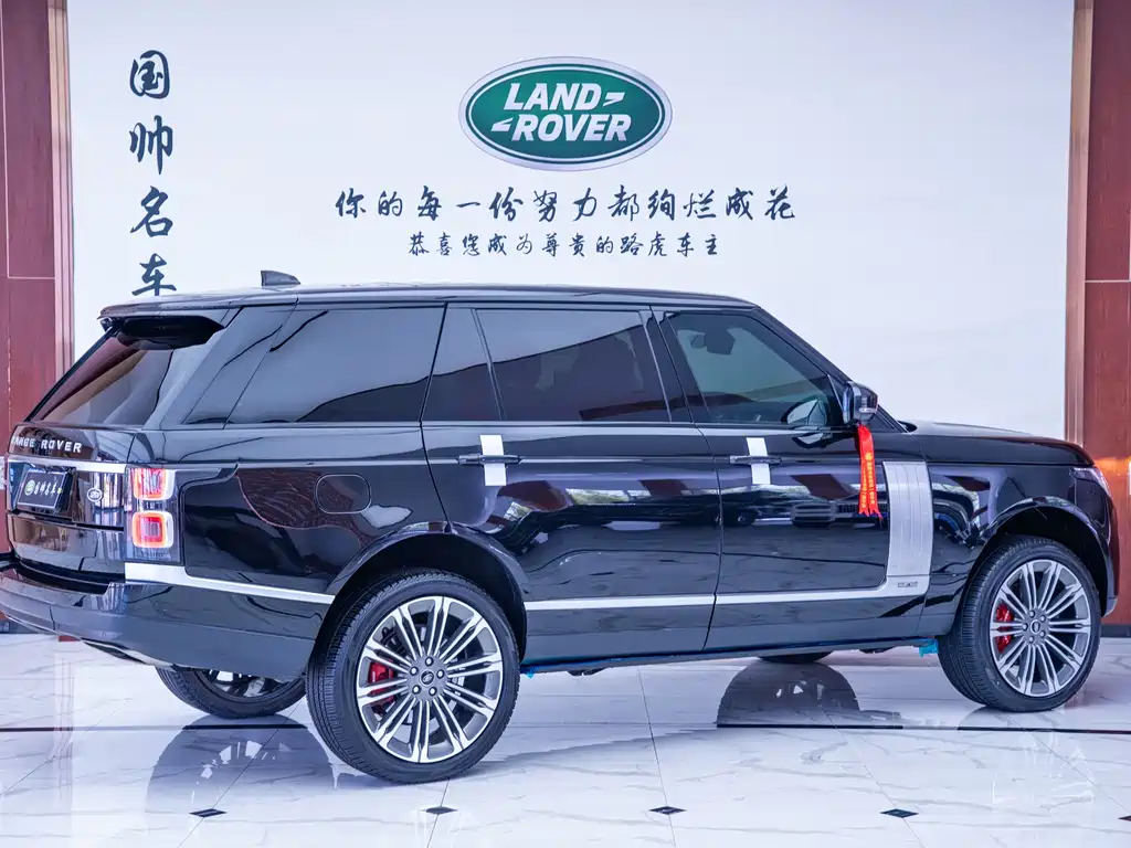 Land Rover Range Rover 2022 3.0 L6 400PS Vogue Long Classic Edition 2022 - thumbnail 5