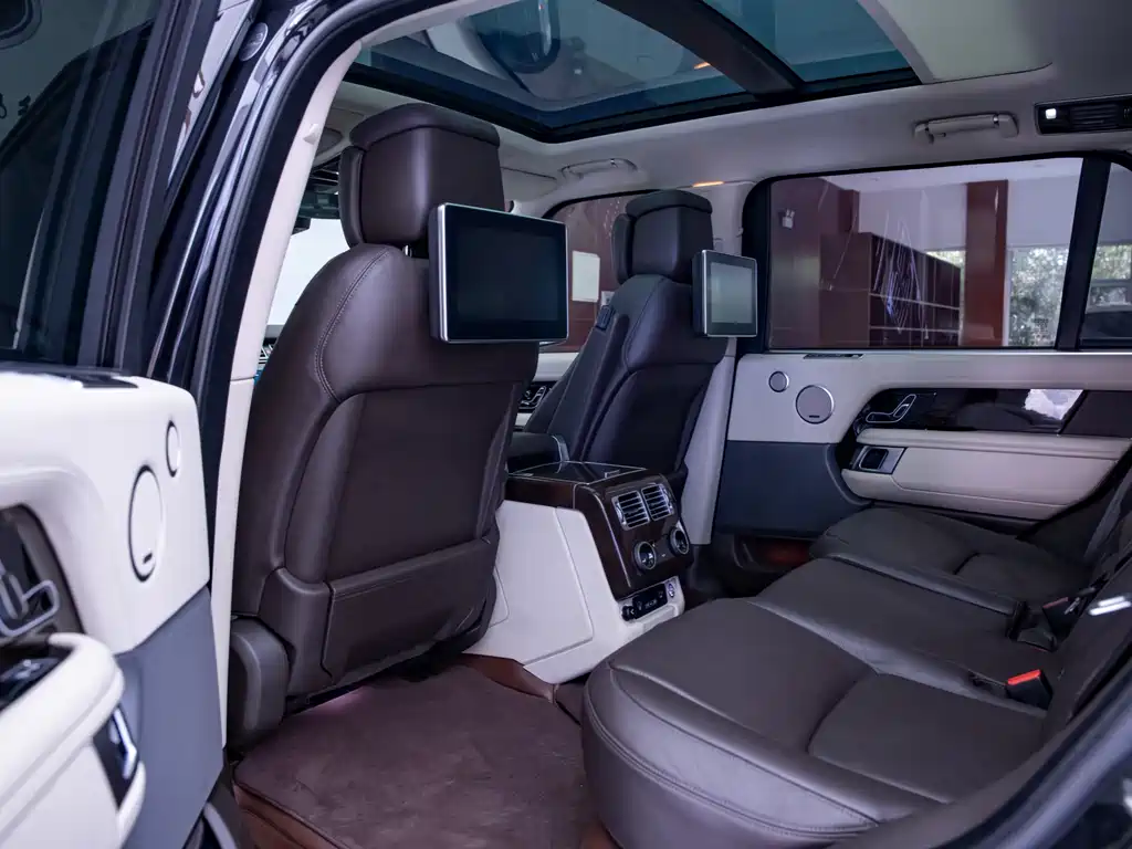 Land Rover Range Rover 2022 3.0 L6 400PS Vogue Long Classic Edition 2022 - thumbnail 8