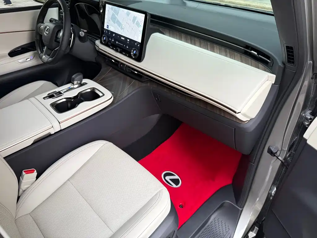 Lexus Lexus LM 300h Six-Seat Executive Edition 2026 - thumbnail 9