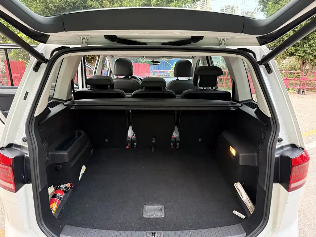 Volkswagen Volkswagen Touran 2016 Touran L 330TSI DSG Luxury Edition 2016 - thumbnail 10