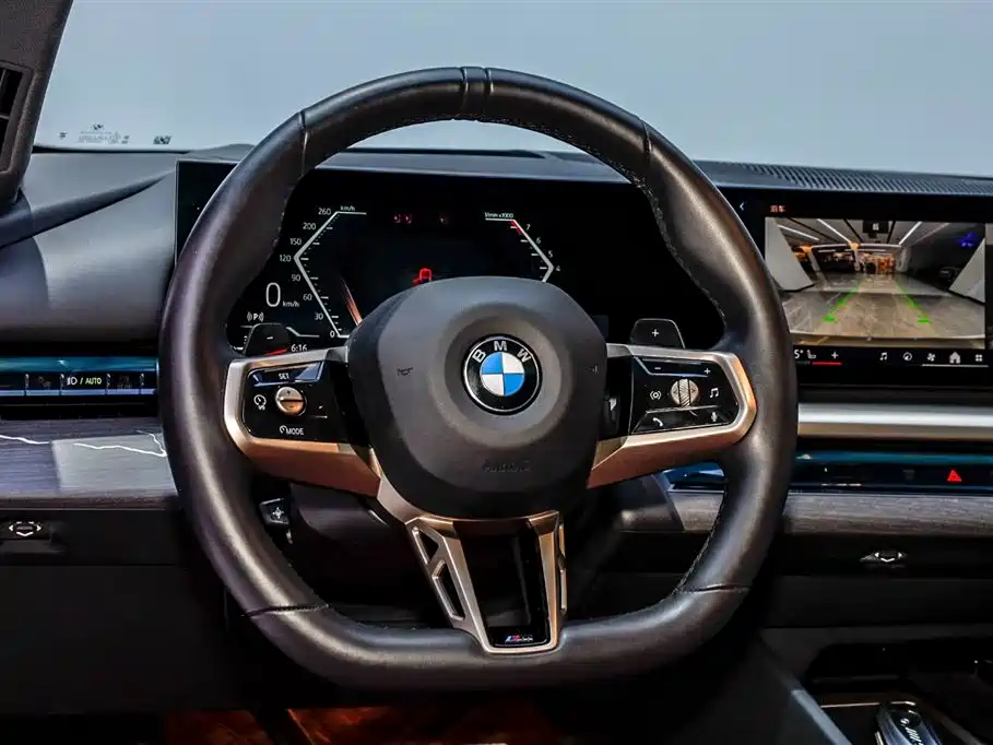 BMW BMW 5 Series 2024 530Li Luxury Sedan M Sport Package 2024 - thumbnail 24