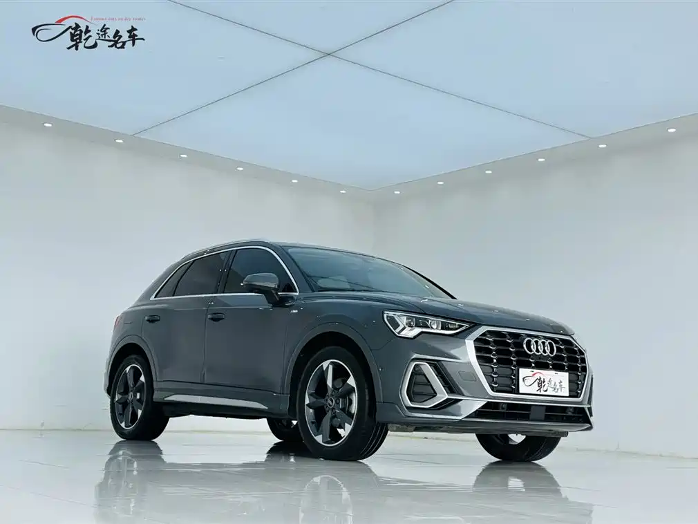 Audi Audi Q3 2021 35 TFSI Fashion Dynamic Model 2021 - thumbnail 3