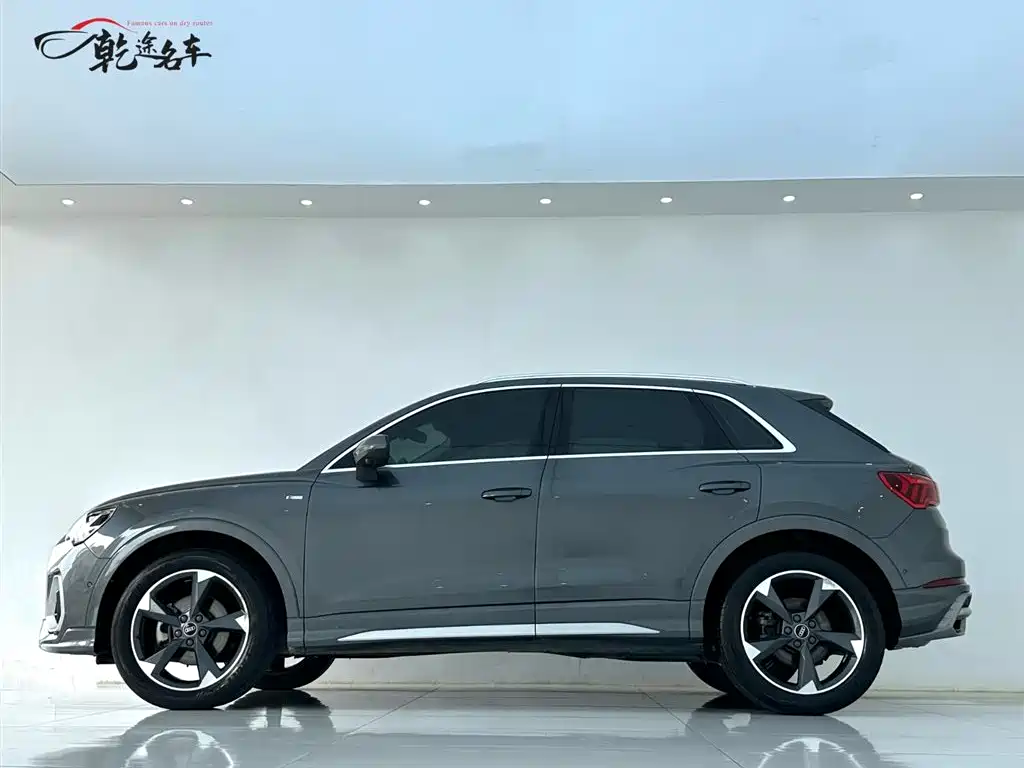 Audi Audi Q3 2021 35 TFSI Fashion Dynamic Model 2021 - thumbnail 4