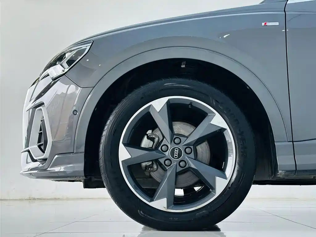 Audi Audi Q3 2021 35 TFSI Fashion Dynamic Model 2021 - thumbnail 9