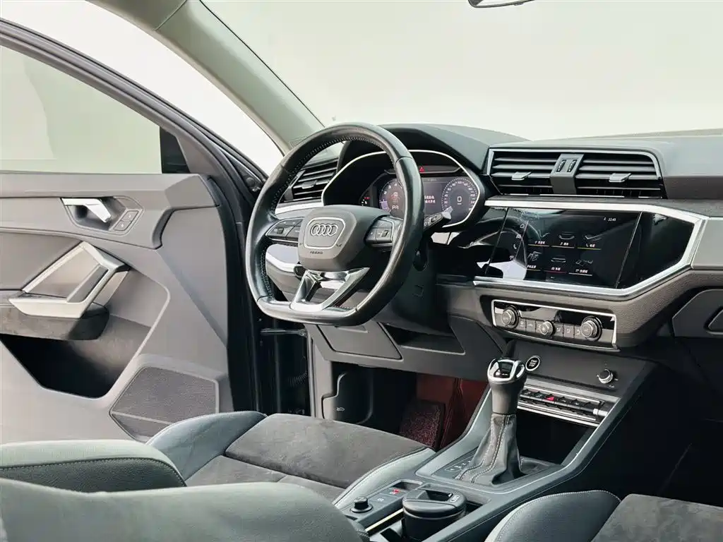 Audi Audi Q3 2021 35 TFSI Fashion Dynamic Model 2021 - thumbnail 16