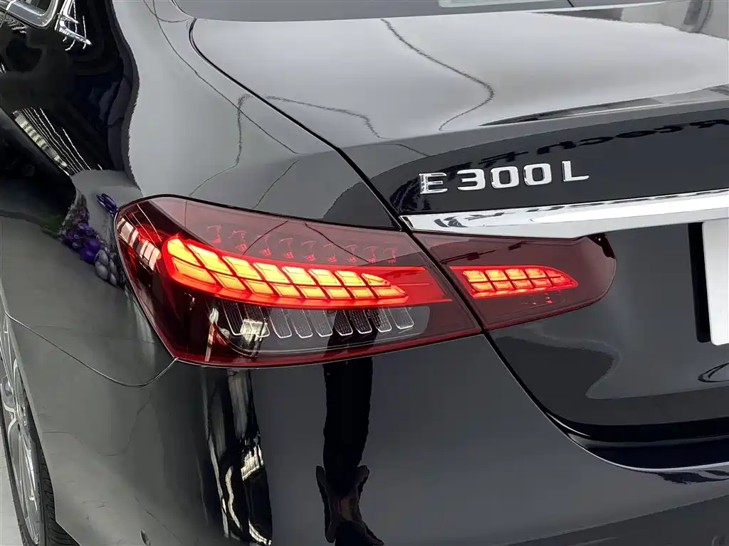 Mercedes-Benz Mercedes-Benz E-Class 2021 E 300 L Sport Fashion Edition 2020 - thumbnail 29