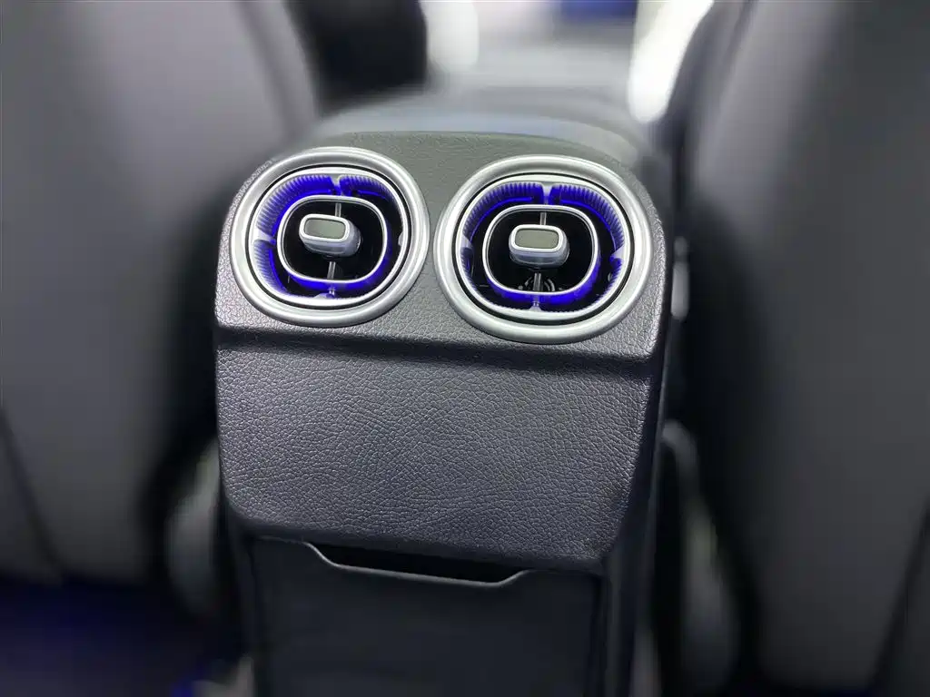 Mercedes-Benz Mercedes-Benz C-Class 2025 C 260 L Sport Edition 2025 - thumbnail 24