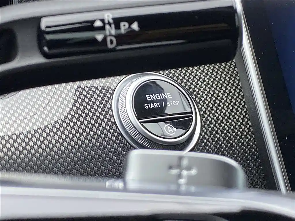 Mercedes-Benz Mercedes-Benz C-Class 2025 C 260 L Sport Edition 2025 - thumbnail 25