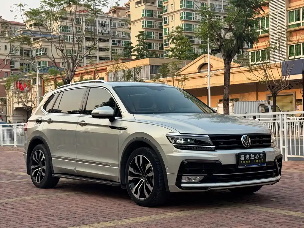 Volkswagen Volkswagen Tiguan L 2021 380TSI Automatic AWD R-Line Edition 7-seater 2021 - thumbnail 3