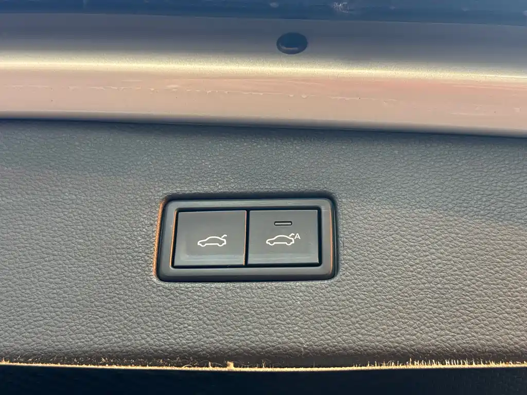 Volkswagen Volkswagen Tiguan L 2021 380TSI Automatic AWD R-Line Edition 7-seater 2021 - thumbnail 8