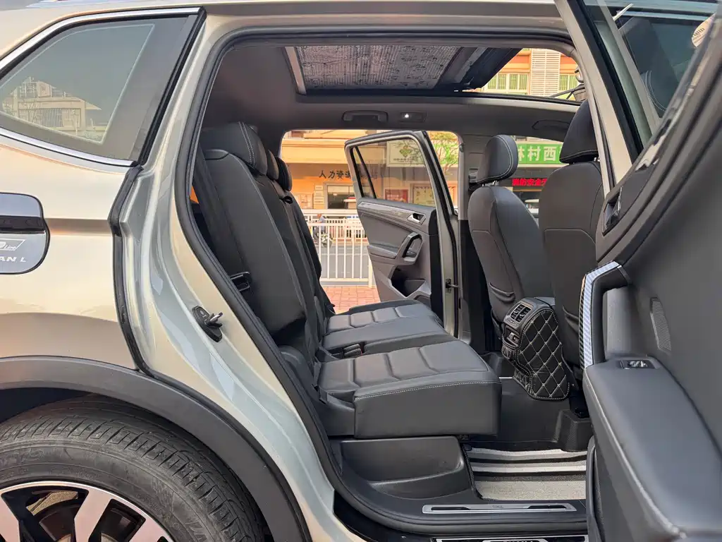 Volkswagen Volkswagen Tiguan L 2021 380TSI Automatic AWD R-Line Edition 7-seater 2021 - thumbnail 15